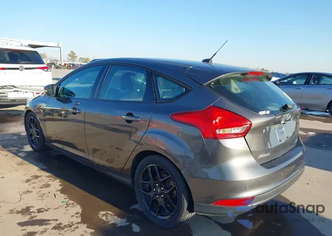 2016 Ford Focus Se z USA, uszkodzony, nr VIN 1FADP3K23GL225055